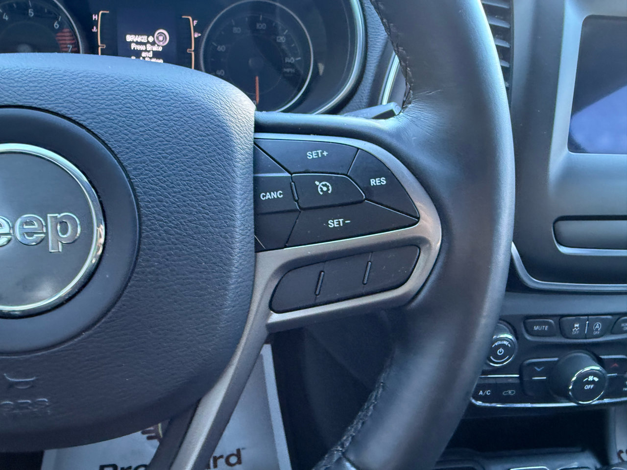 Used 2019 Jeep Cherokee Latitude Plus image 14