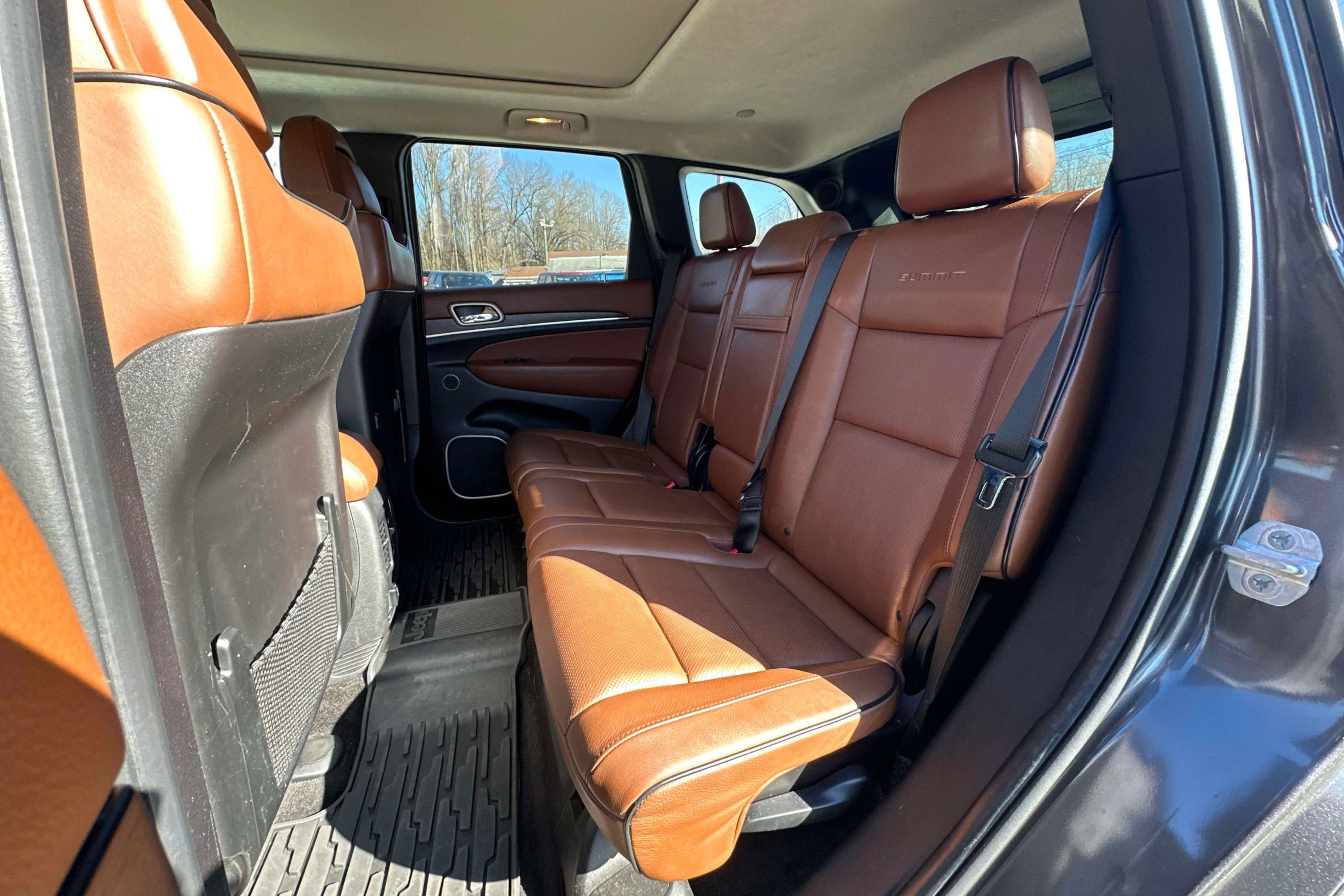 Used 2015 Jeep Grand Cherokee Summit w/ Platinum Series Group image 23