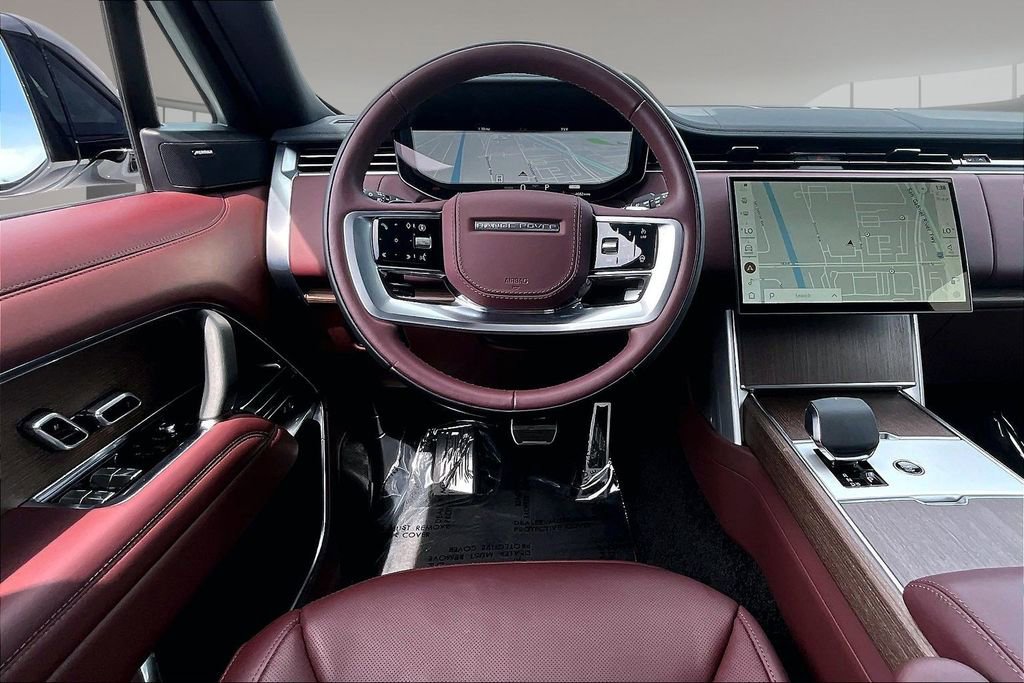 Used 2025 Land Rover Range Rover SE image 8