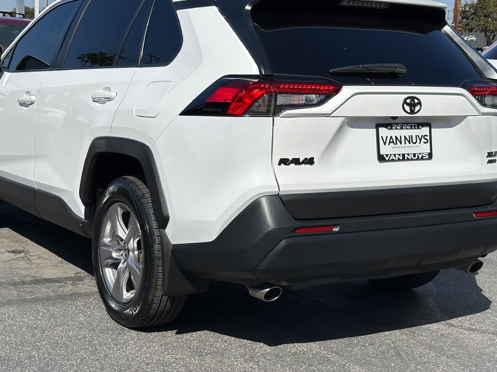 Used 2025 Toyota RAV4 XLE AWD/4WD image 5