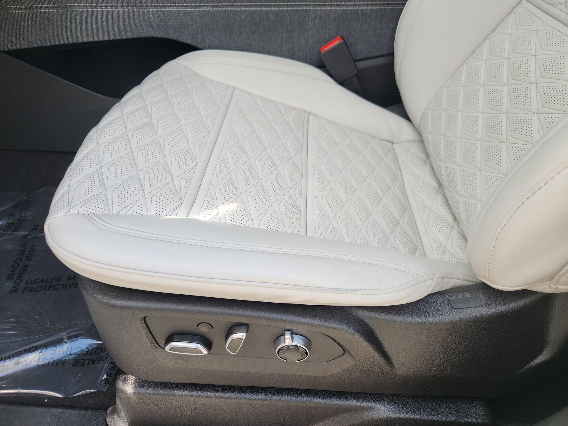 Used 2026 Cadillac Escalade V w/ LPO, ONYX Package image 12