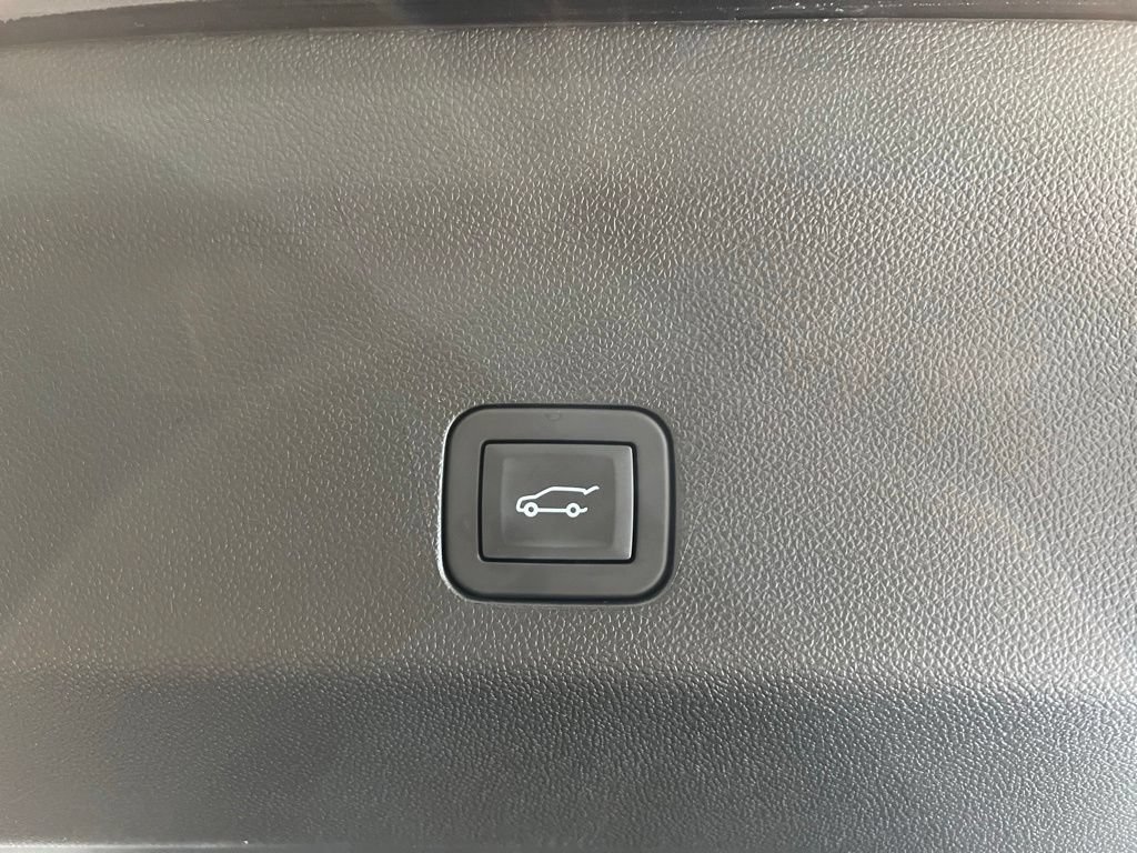 Used 2026 Chevrolet Tahoe RST w/ Comfort Package AWD/4WD image 9