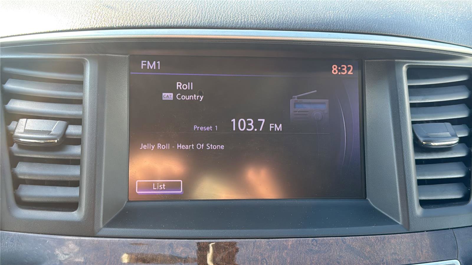 Used 2013 INFINITI JX35 FWD w/ Premium Pkg image 16