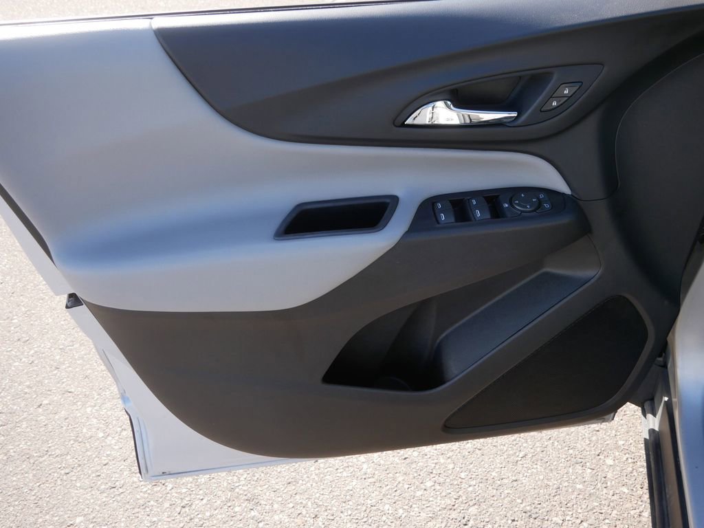 Used 2019 Chevrolet Equinox LS image 12