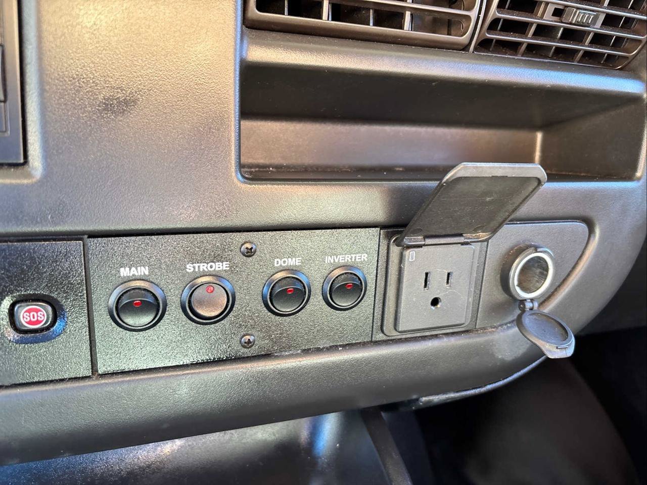 Used 2017 Chevrolet Express 2500 RWD image 15