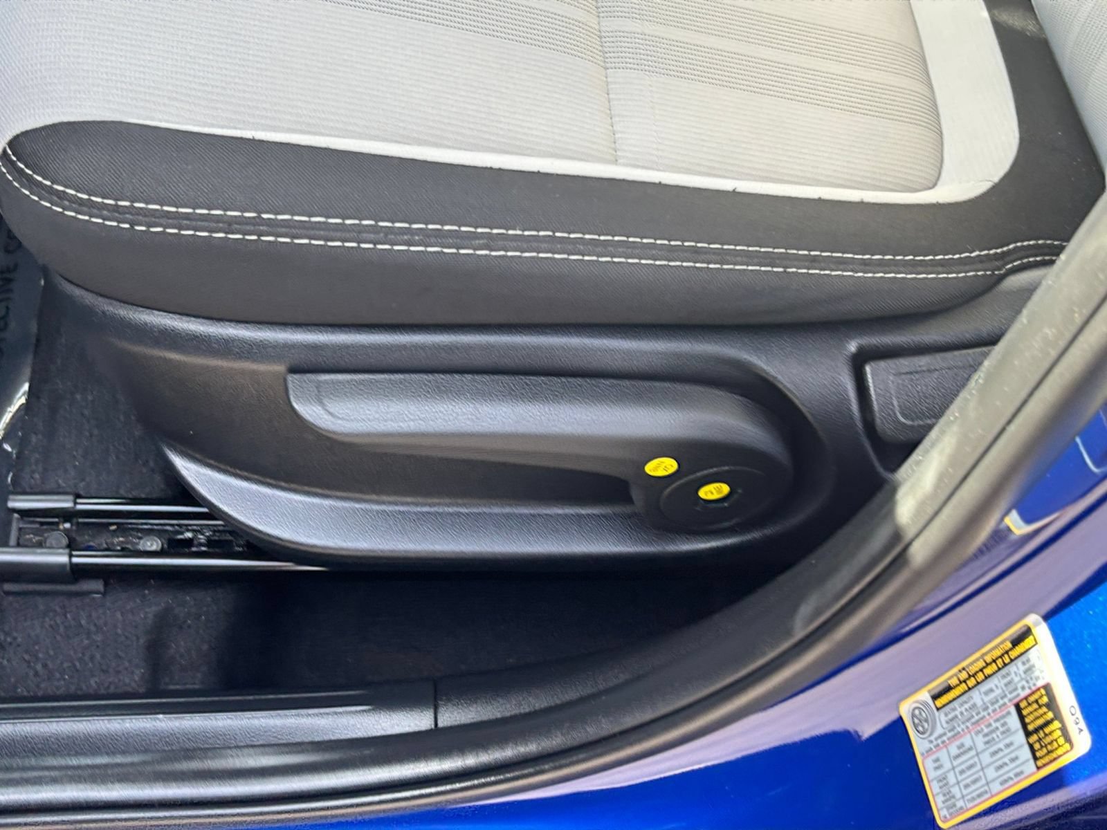 Used 2025 Hyundai Venue SEL FWD image 22