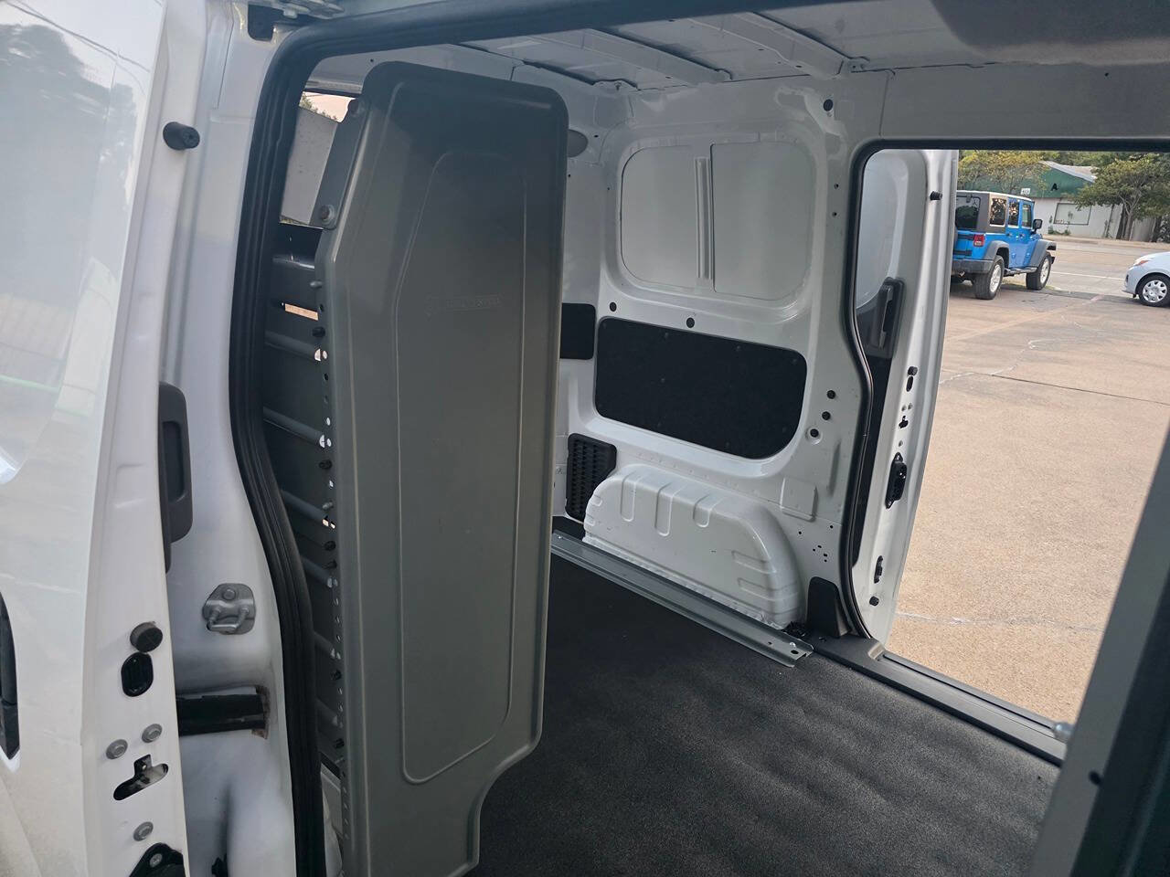 Used 2017 Nissan NV200 SV w/ Technology Package image 35