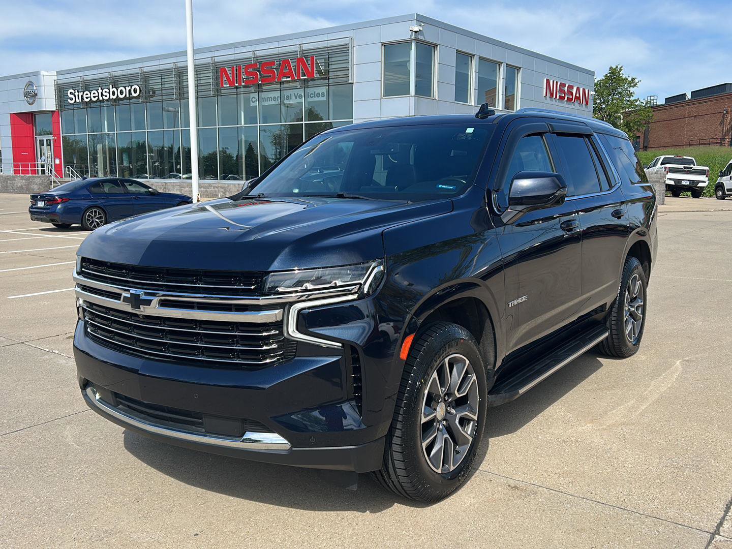 Used 2021 Chevrolet Tahoe LT w/ LT Signature Package AWD/4WD image 1