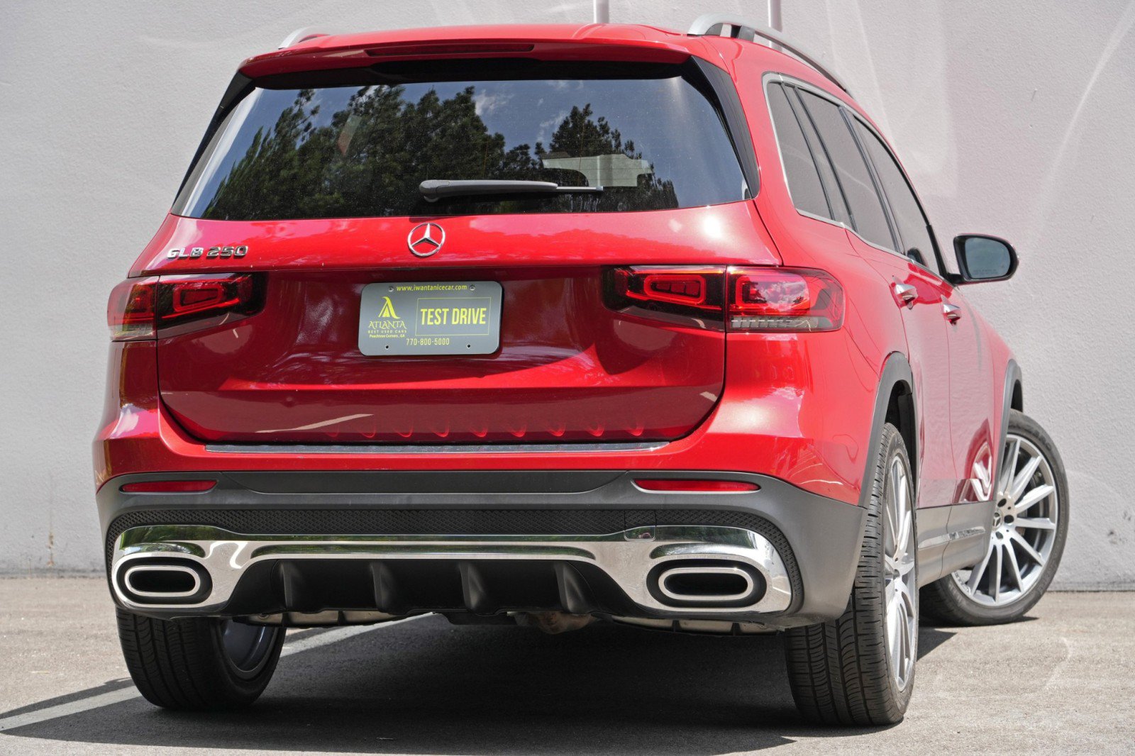 Used 2022 Mercedes-Benz GLB 250 w/ AMG Line image 4
