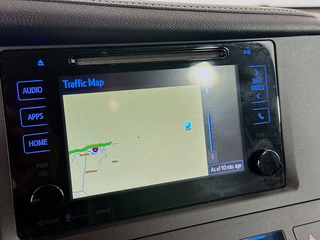 Used 2017 Toyota Sienna XLE image 13