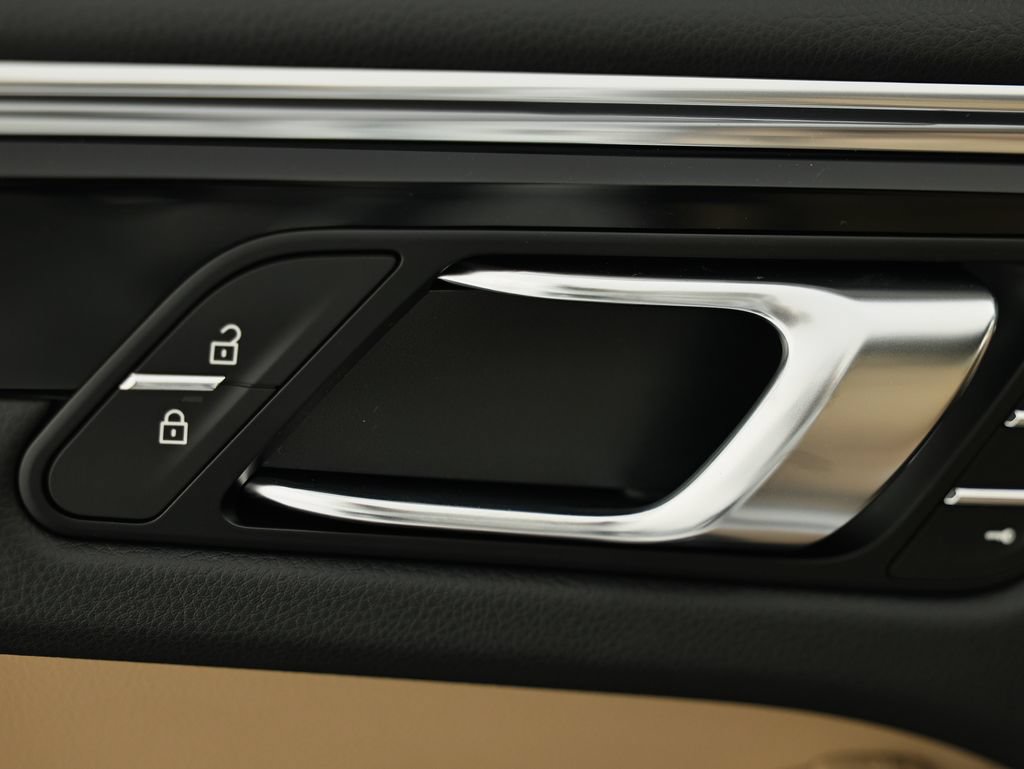 New 2026 Porsche Macan AWD/4WD image 20