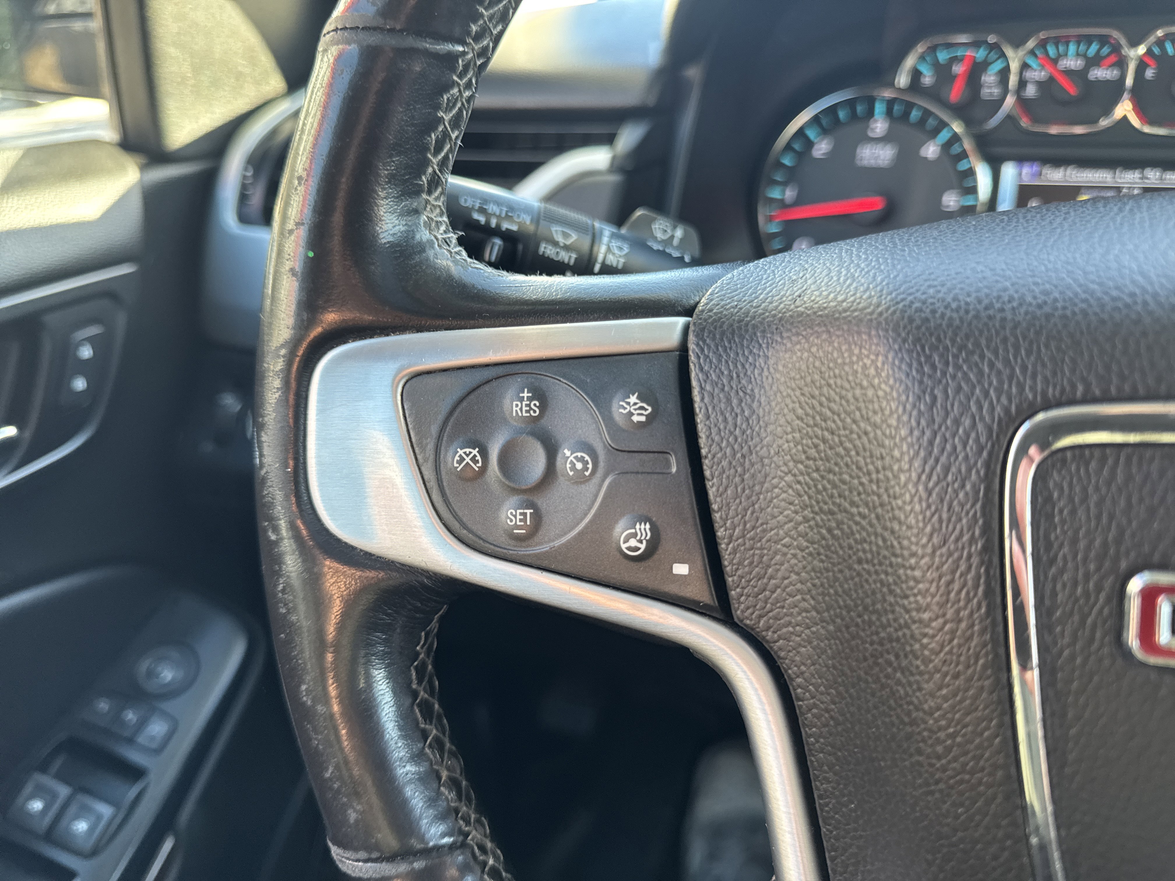 Used 2019 GMC Yukon XL SLT w/ Open Road Package image 19