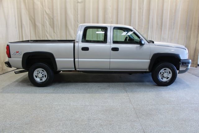 Used 2005 Chevrolet Silverado 2500 W/T w/ Skid Plate Package AWD/4WD image 4
