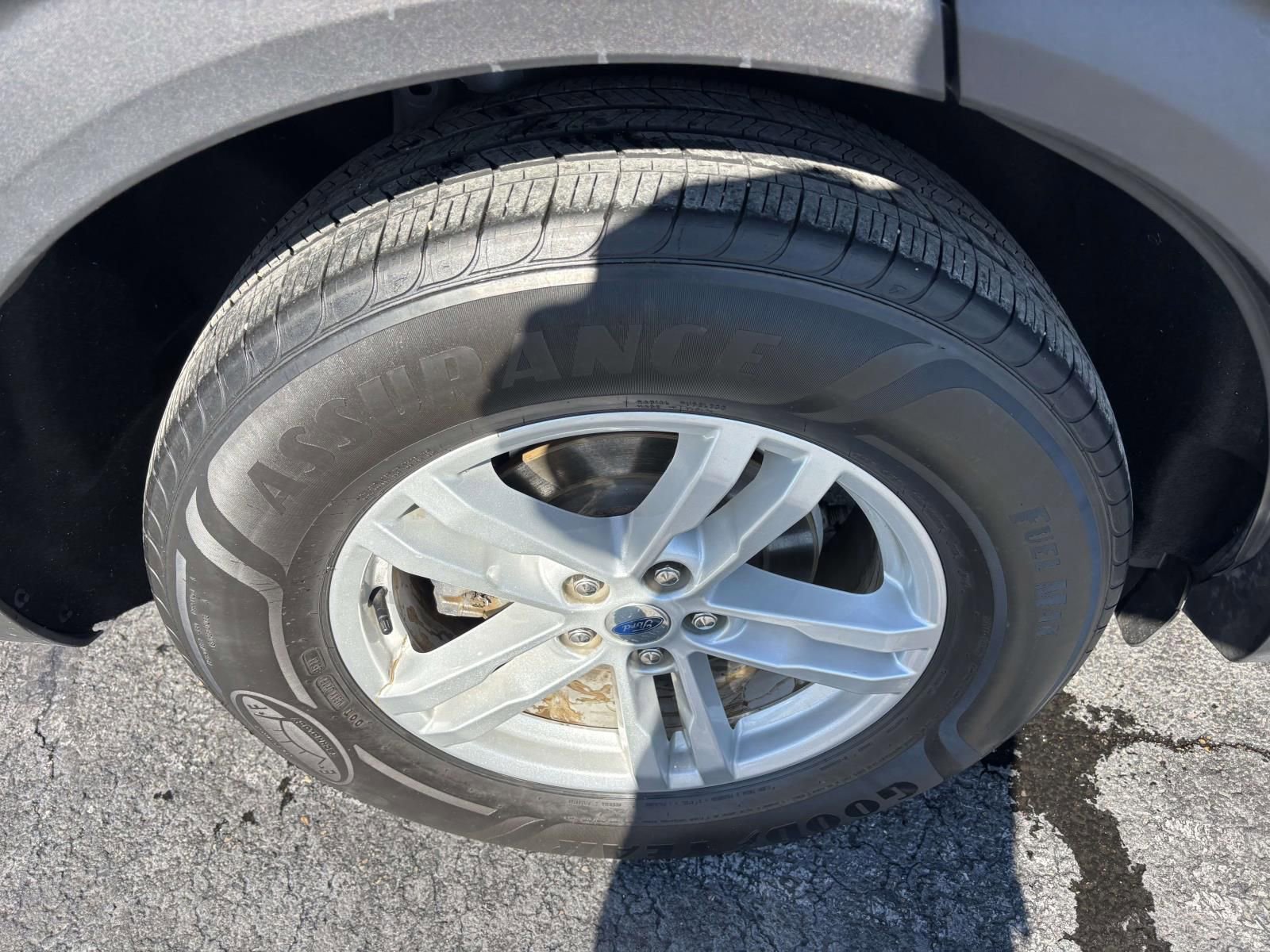 Used 2021 Ford Explorer XLT image 12