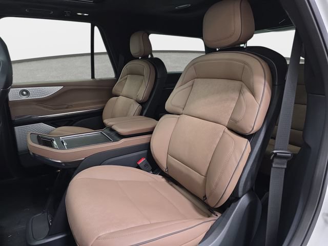 New 2027 Lincoln Navigator Black Label AWD/4WD image 11