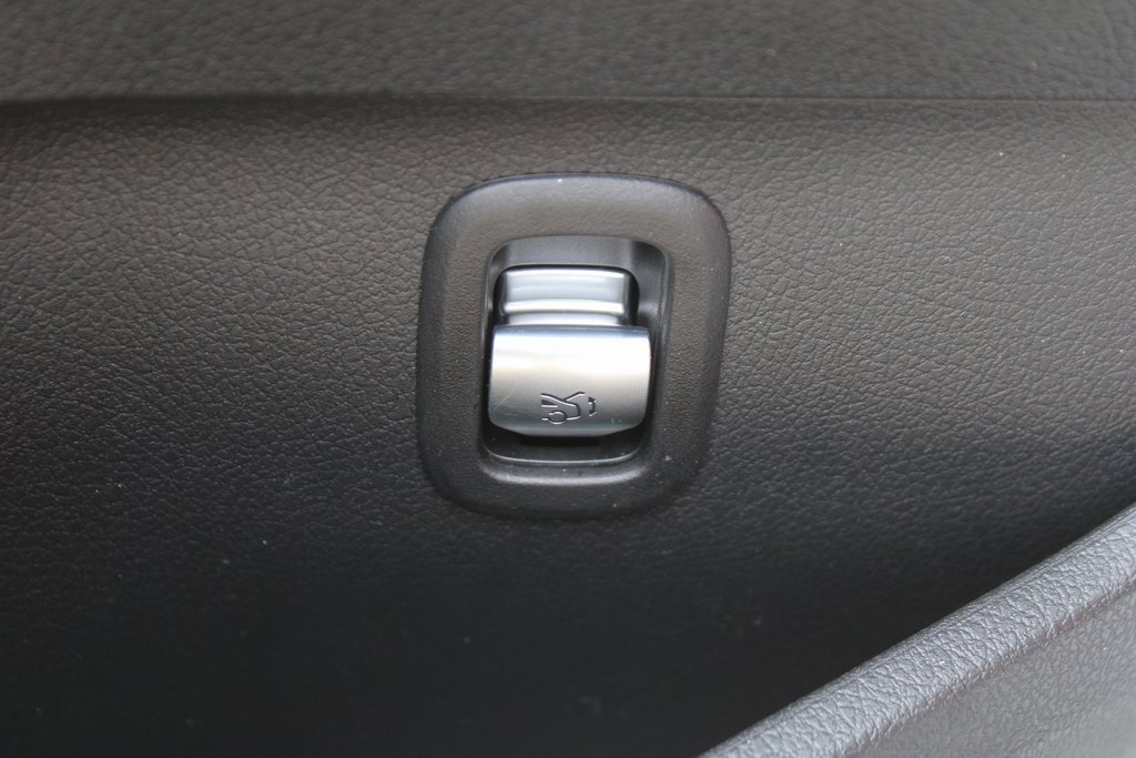 Certified 2024 Mercedes-Benz C 300 4MATIC Sedan image 21