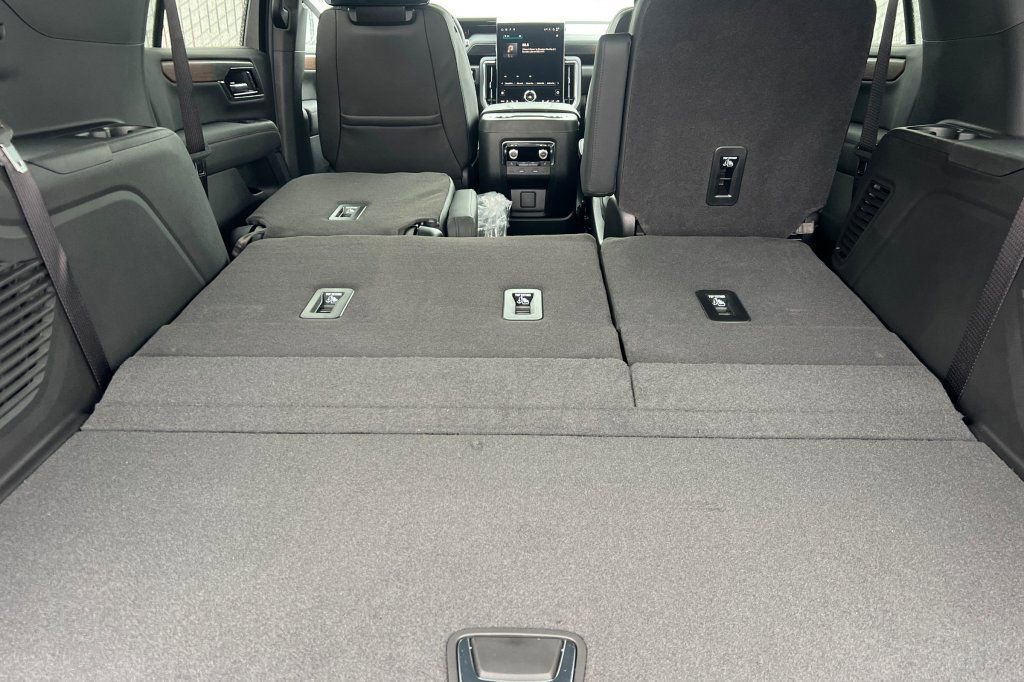 New 2026 GMC Yukon Denali w/ Denali Reserve Package image 12