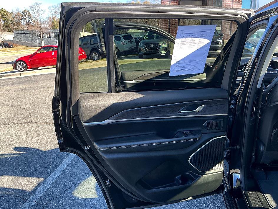 Used 2021 Jeep Grand Cherokee L Limited image 25