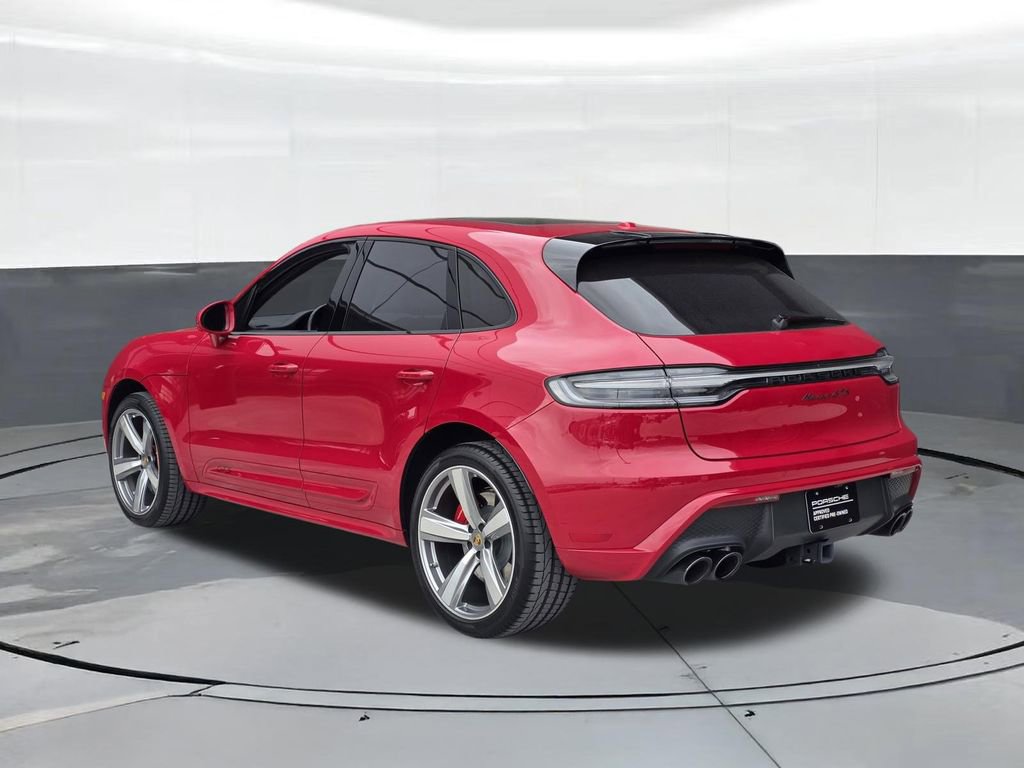 Certified 2025 Porsche Macan GTS image 3