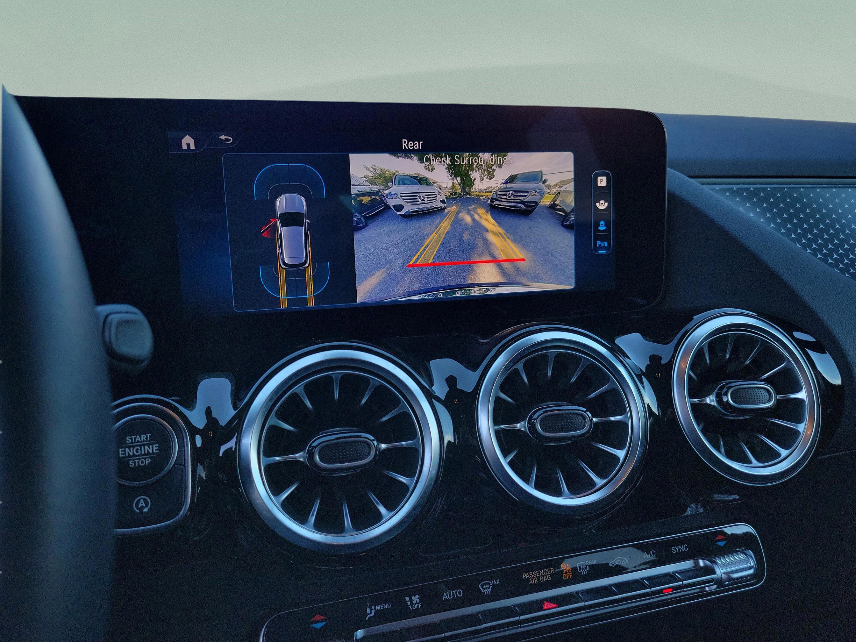 Used 2025 Mercedes-Benz GLA 250 image 37