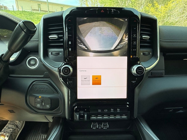 Used 2025 RAM 3500 Big Horn w/ Laramie Trim Package image 32