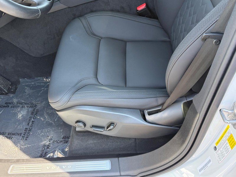 Certified 2026 Volvo XC90 B6 Plus AWD/4WD image 18