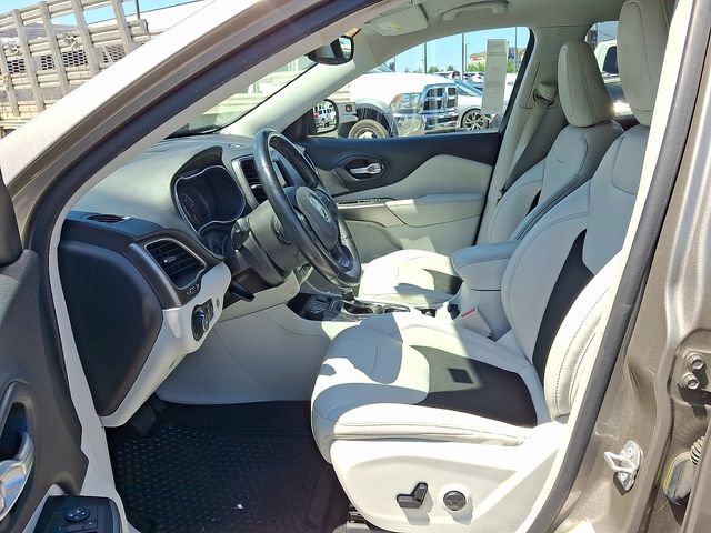 Used 2020 Jeep Cherokee Latitude Plus w/ Comfort/Convenience Group AWD/4WD image 10