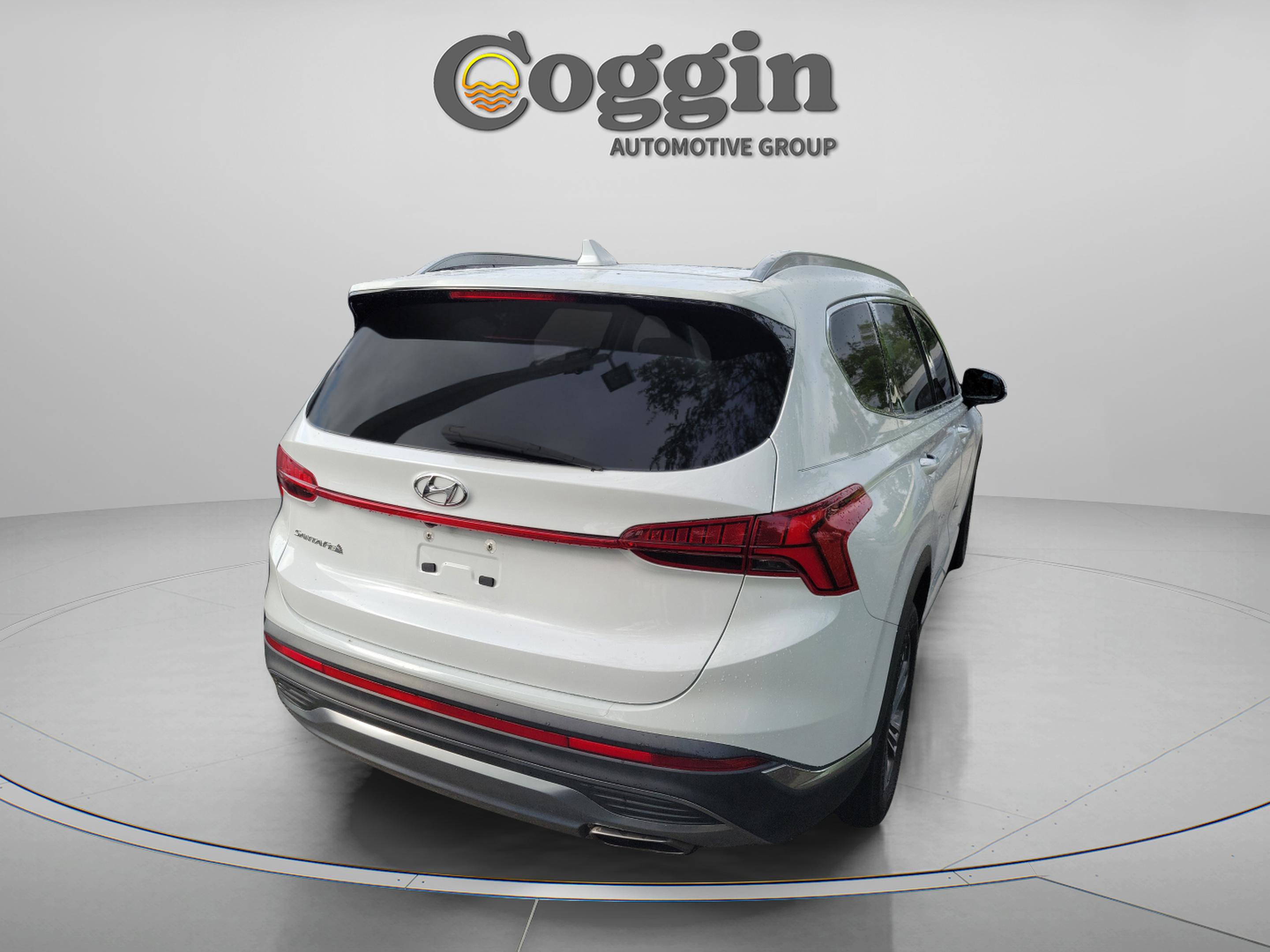 Used 2021 Hyundai Santa Fe SEL w/ Convenience + Premium Package FWD image 4