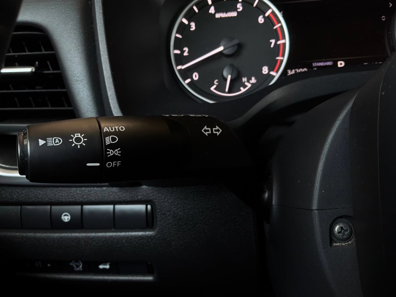 Used 2025 Nissan Rogue SV FWD image 35