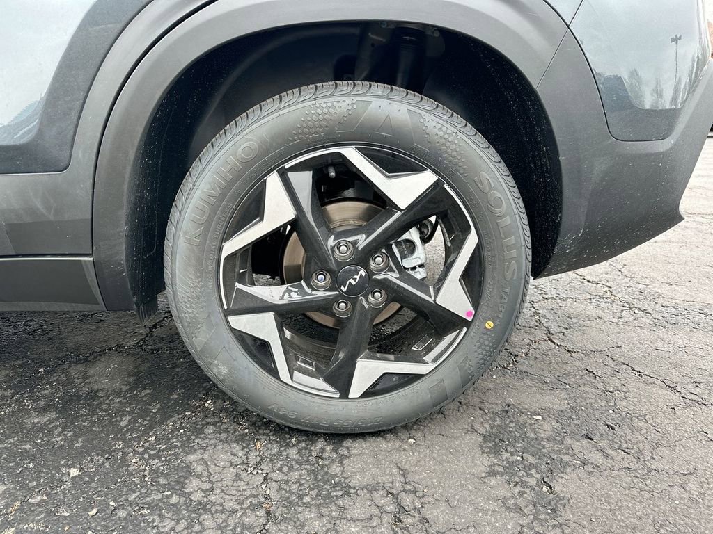 Used 2024 Kia Seltos EX image 28