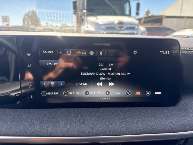 Used 2025 Nissan Kicks SV FWD image 14