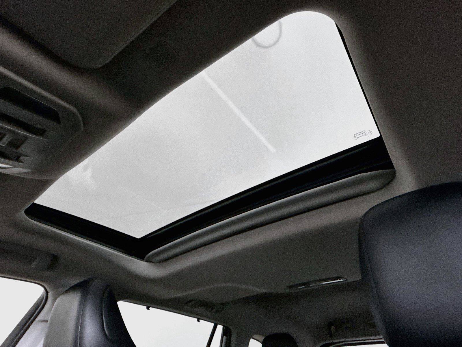 Used 2022 Toyota Highlander XLE FWD image 6