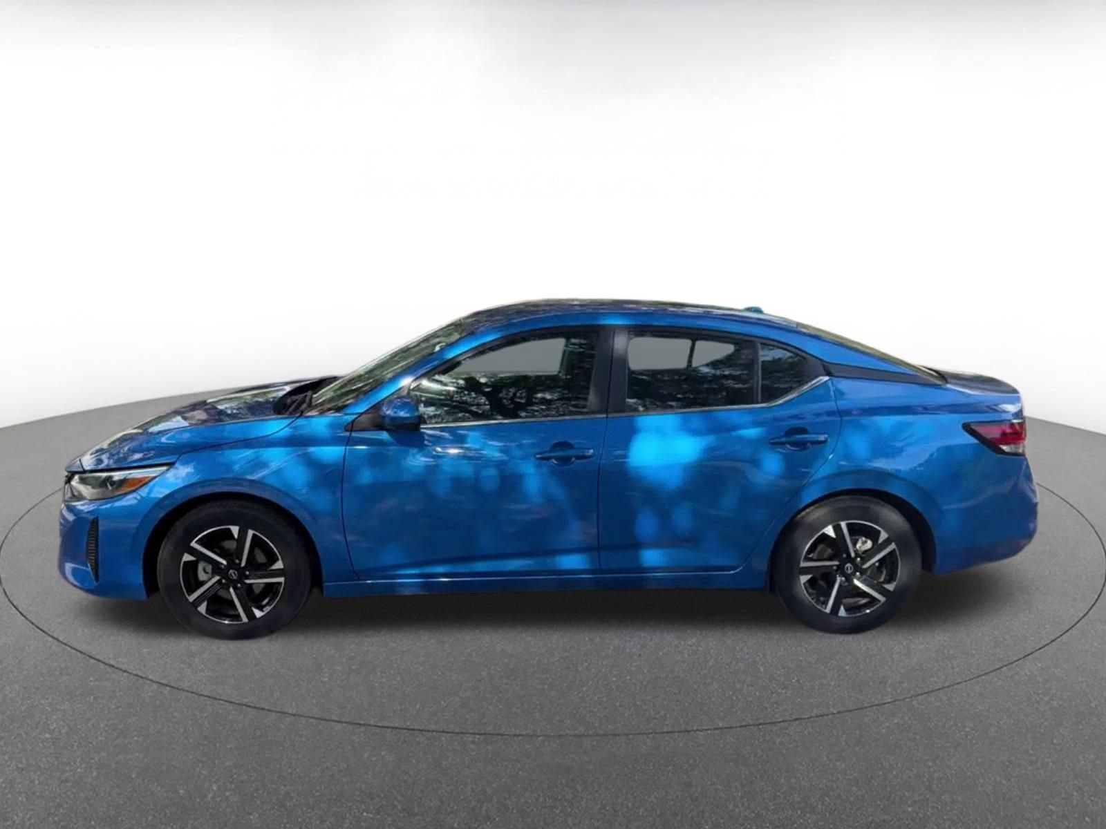 Used 2025 Nissan Sentra SV FWD image 8
