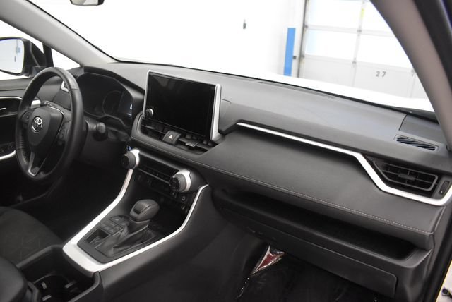 Used 2025 Toyota RAV4 XLE w/ Weather Package AWD/4WD image 18
