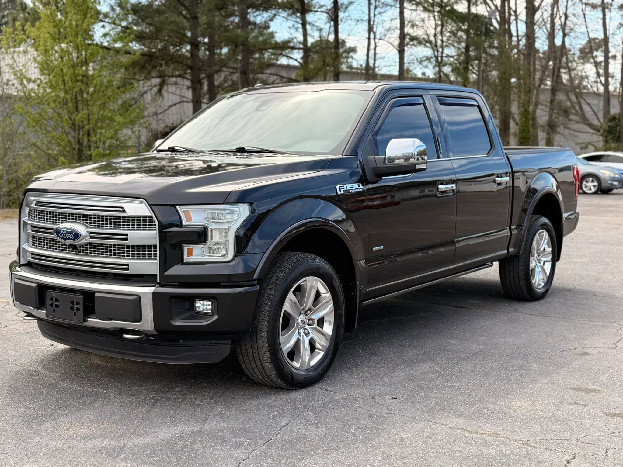 Used 2015 Ford F150 Platinum w/ Equipment Group 701A Luxury image 3