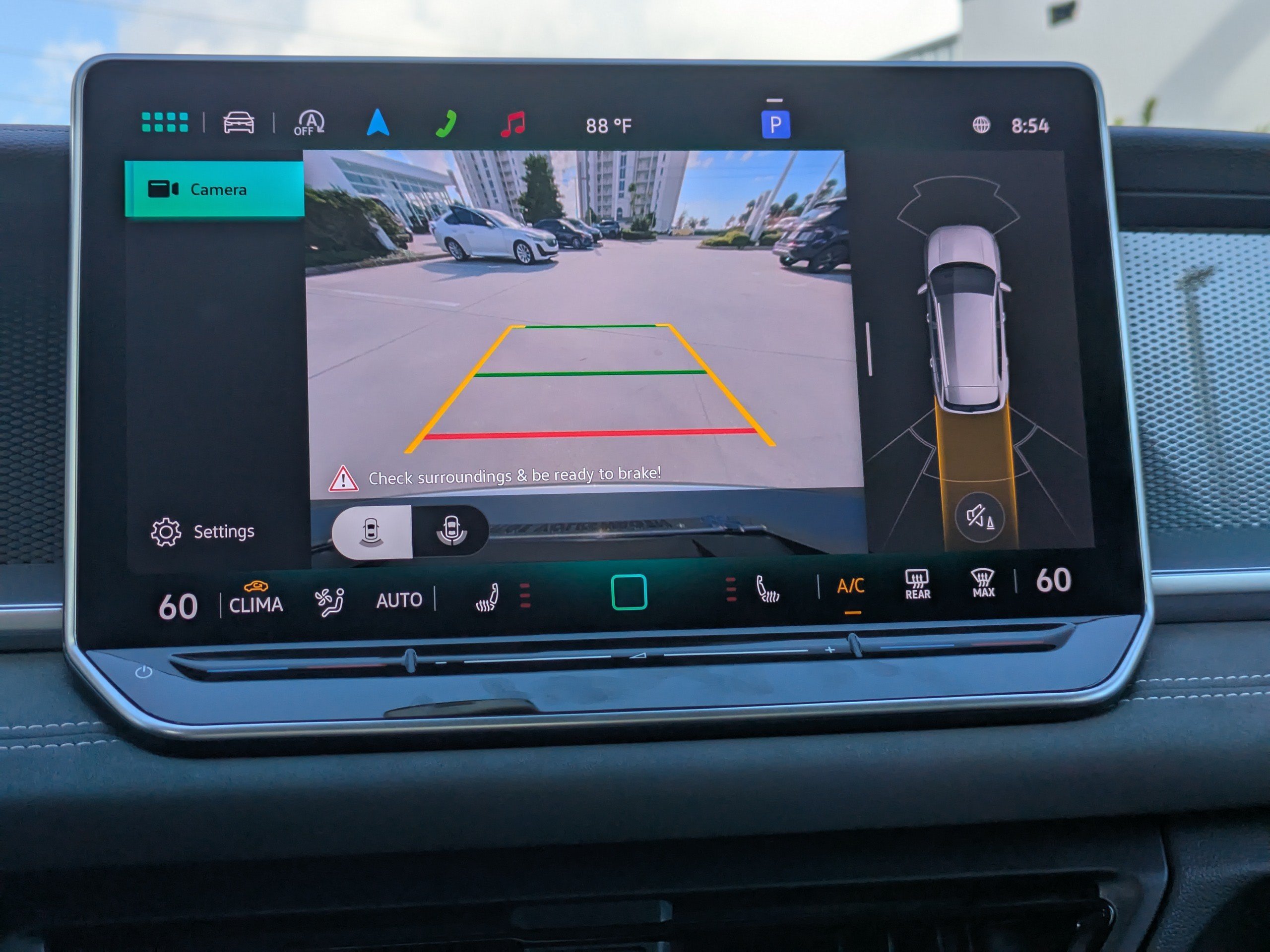 Certified 2025 Volkswagen Tiguan SE FWD image 21