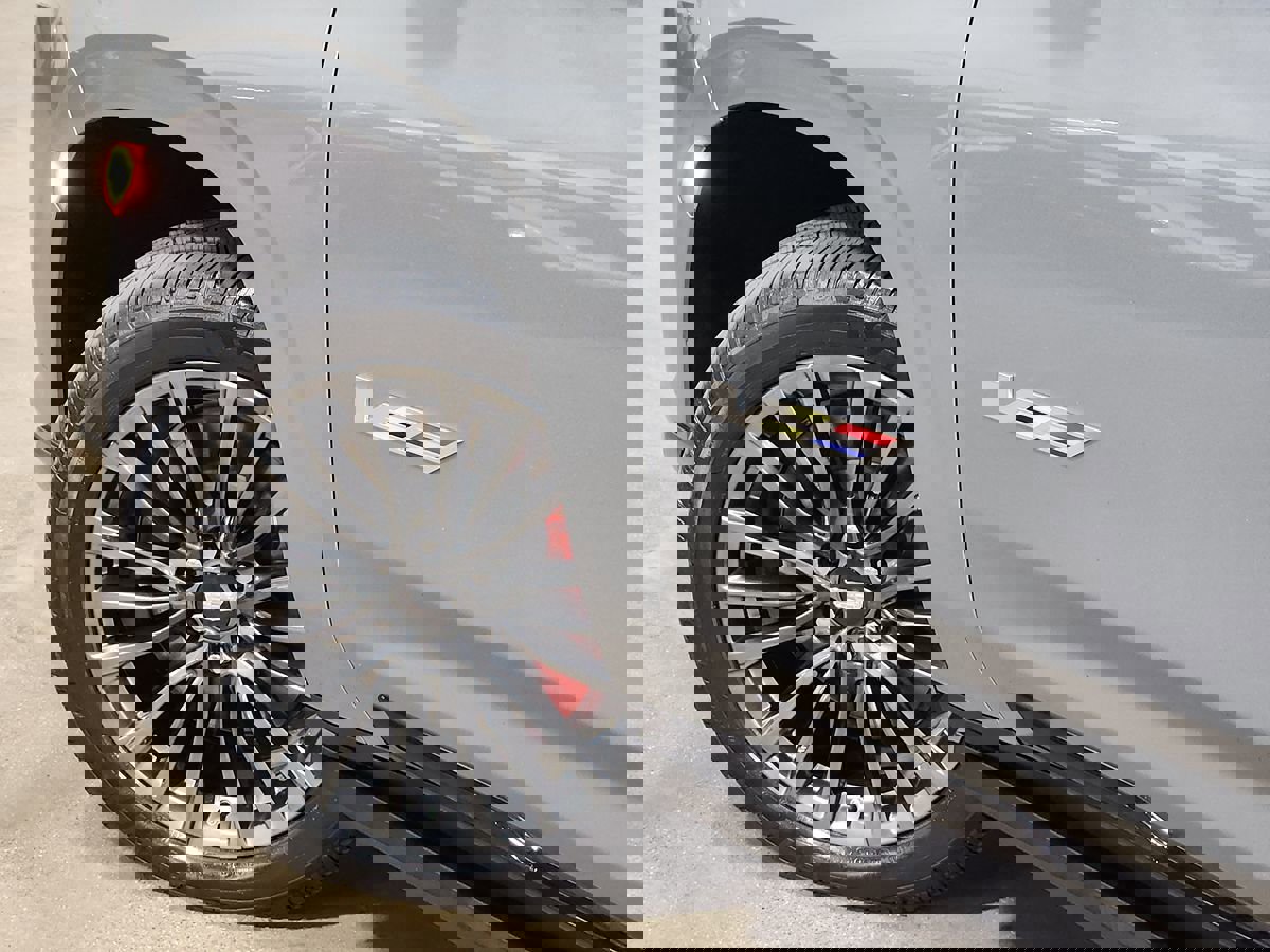 Used 2023 Cadillac Escalade ESV V image 23