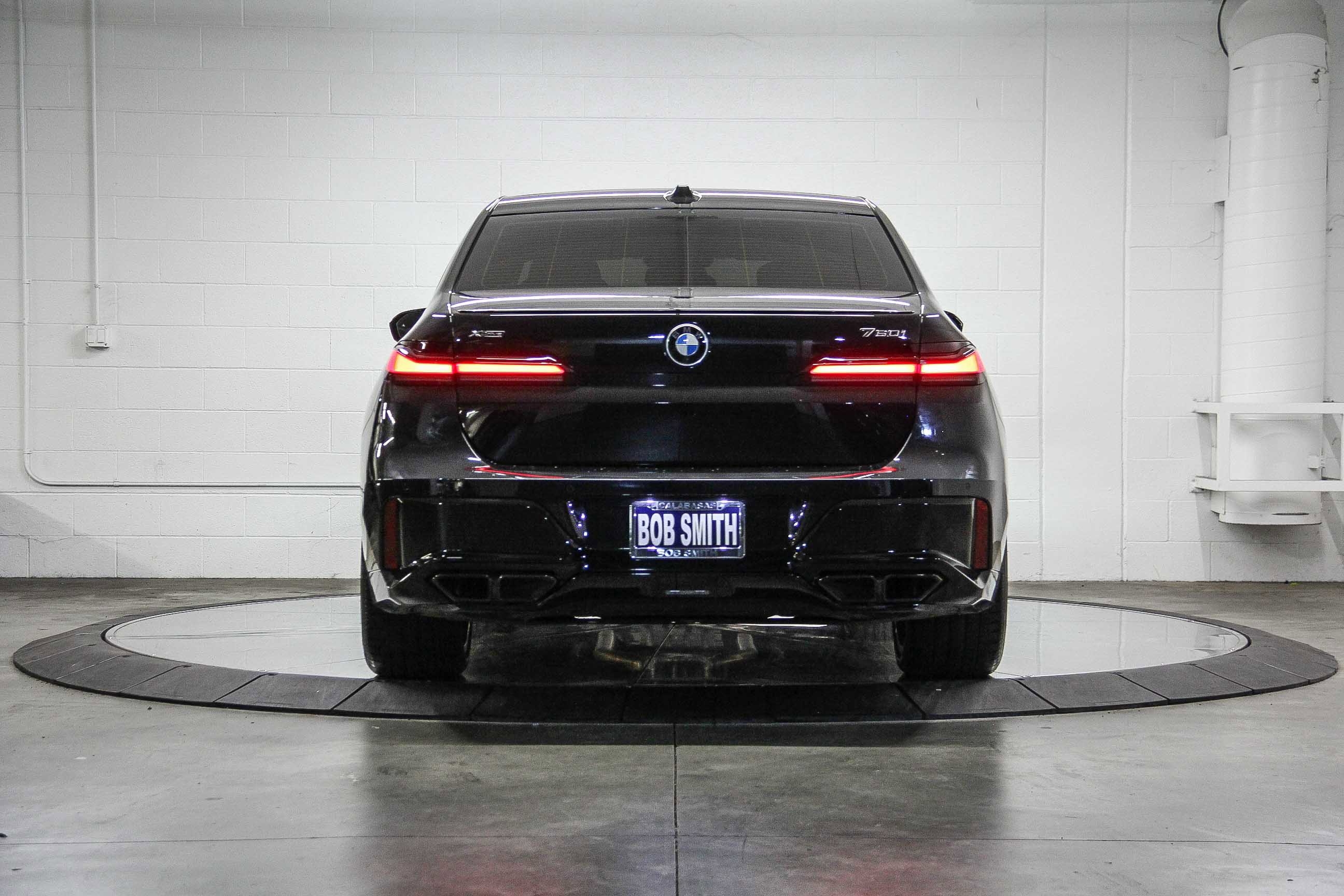 Certified 2024 BMW 760i xDrive w/ Executive Package AWD/4WD image 5