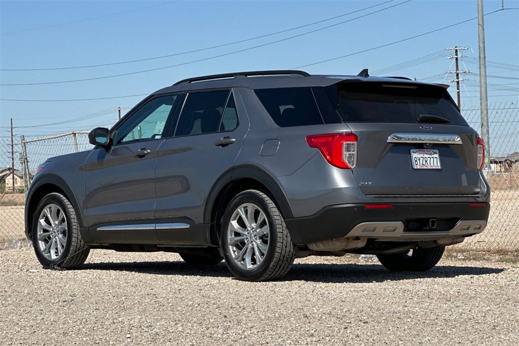 Used 2021 Ford Explorer XLT w/ Equipment Group 202A image 7