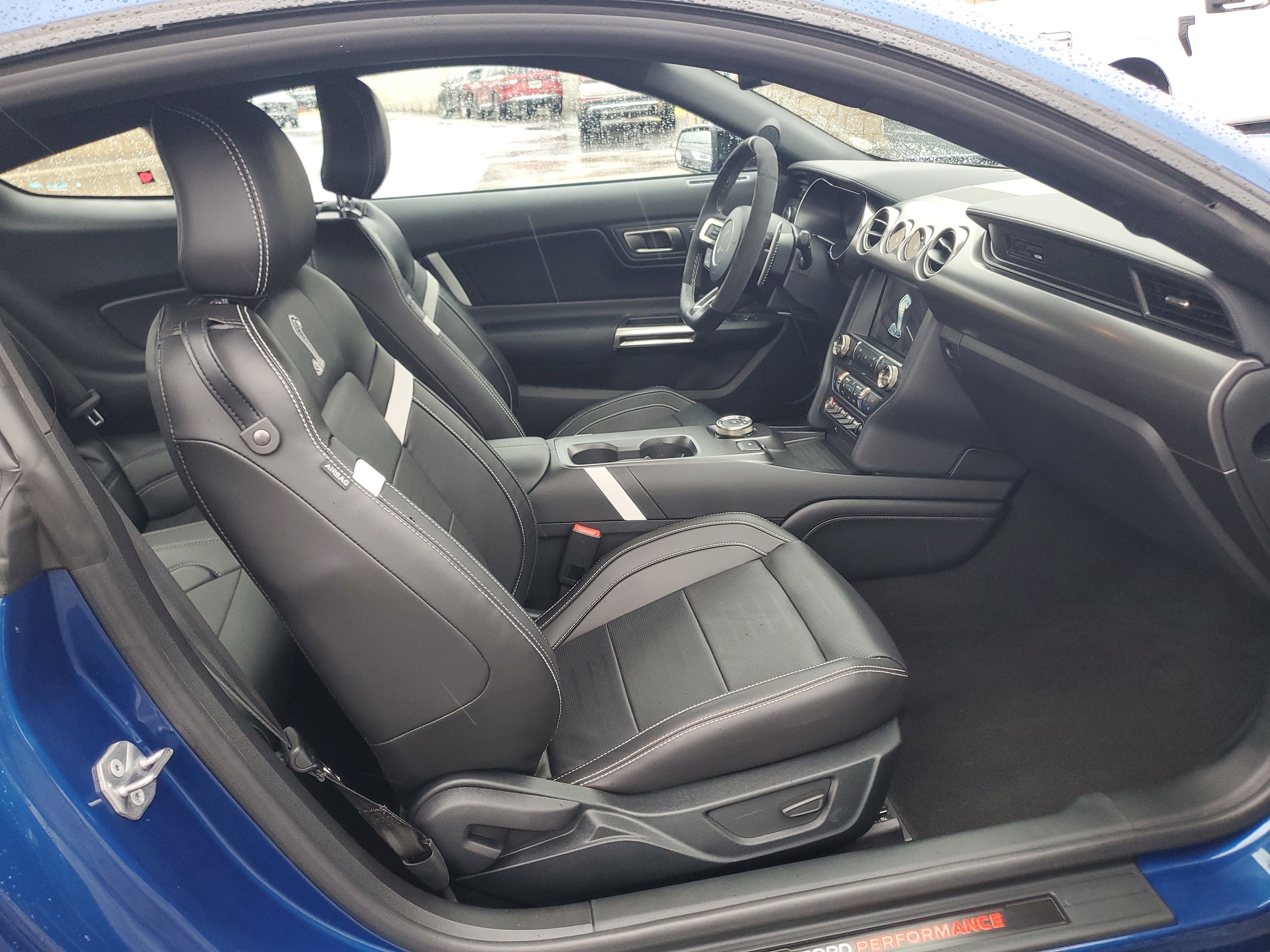 Used 2022 Ford Mustang Shelby GT500 w/ Technology Package RWD image 9