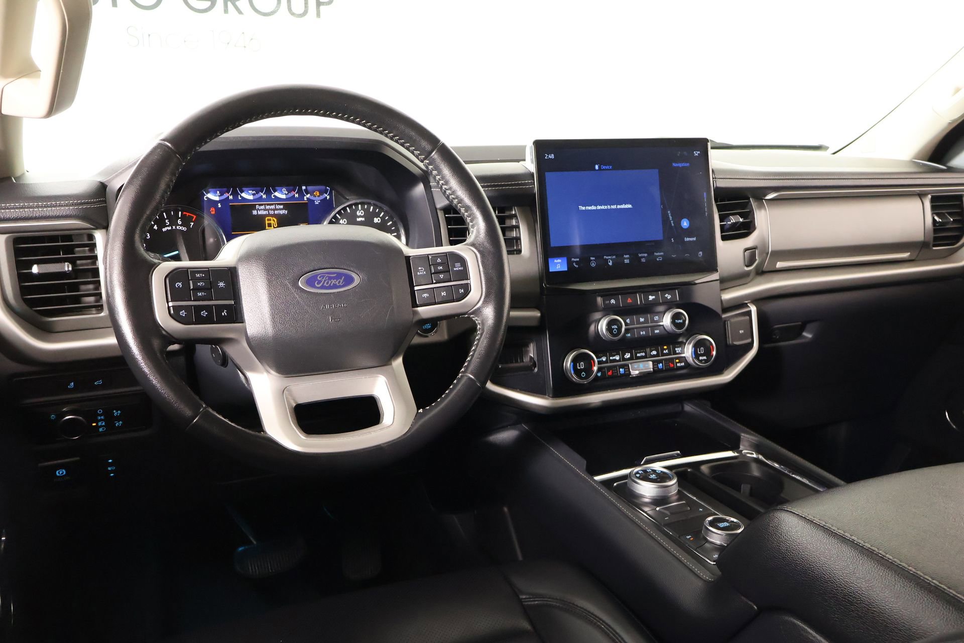 Used 2024 Ford Expedition Max XLT image 2