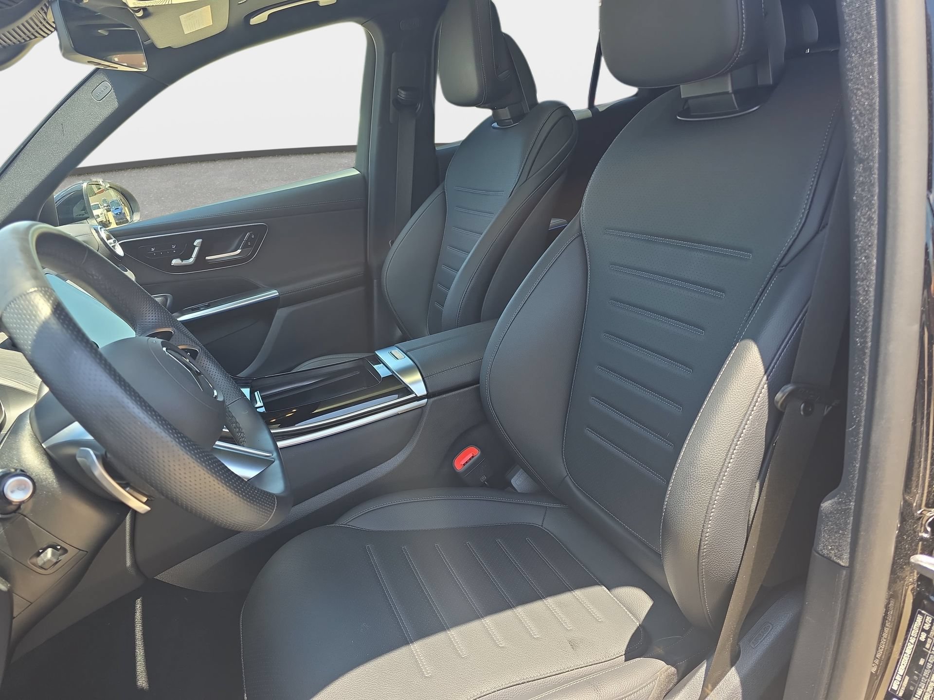 Certified 2025 Mercedes-Benz GLC 300 4MATIC image 15