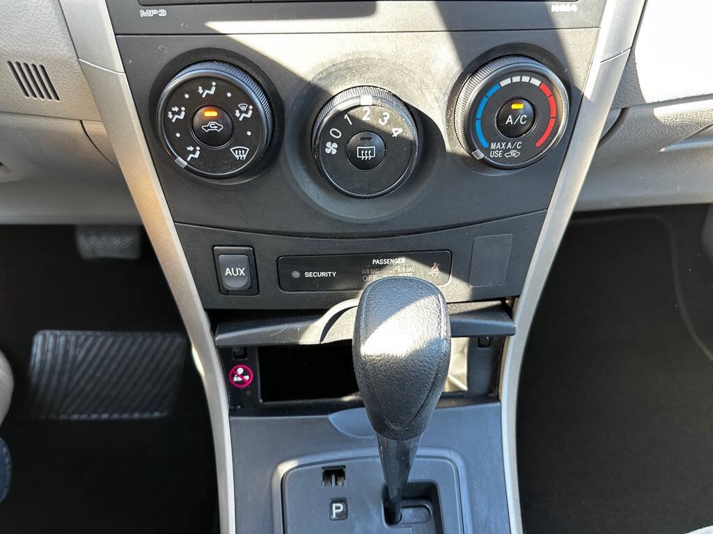 Used 2012 Toyota Corolla L FWD image 16
