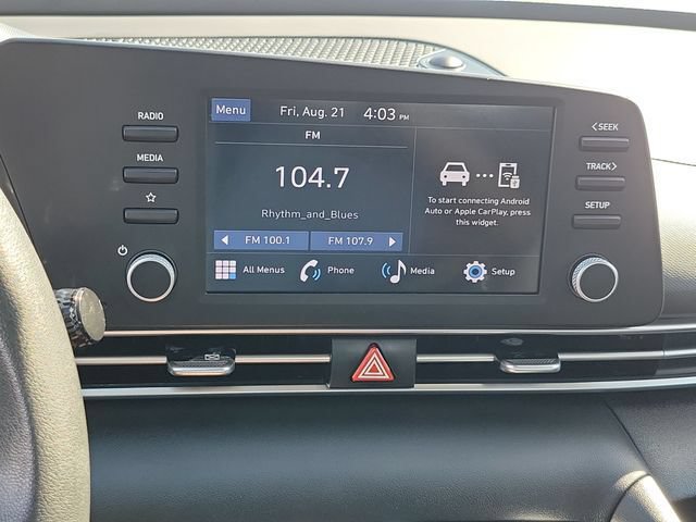 Certified 2025 Hyundai Elantra SE FWD image 10