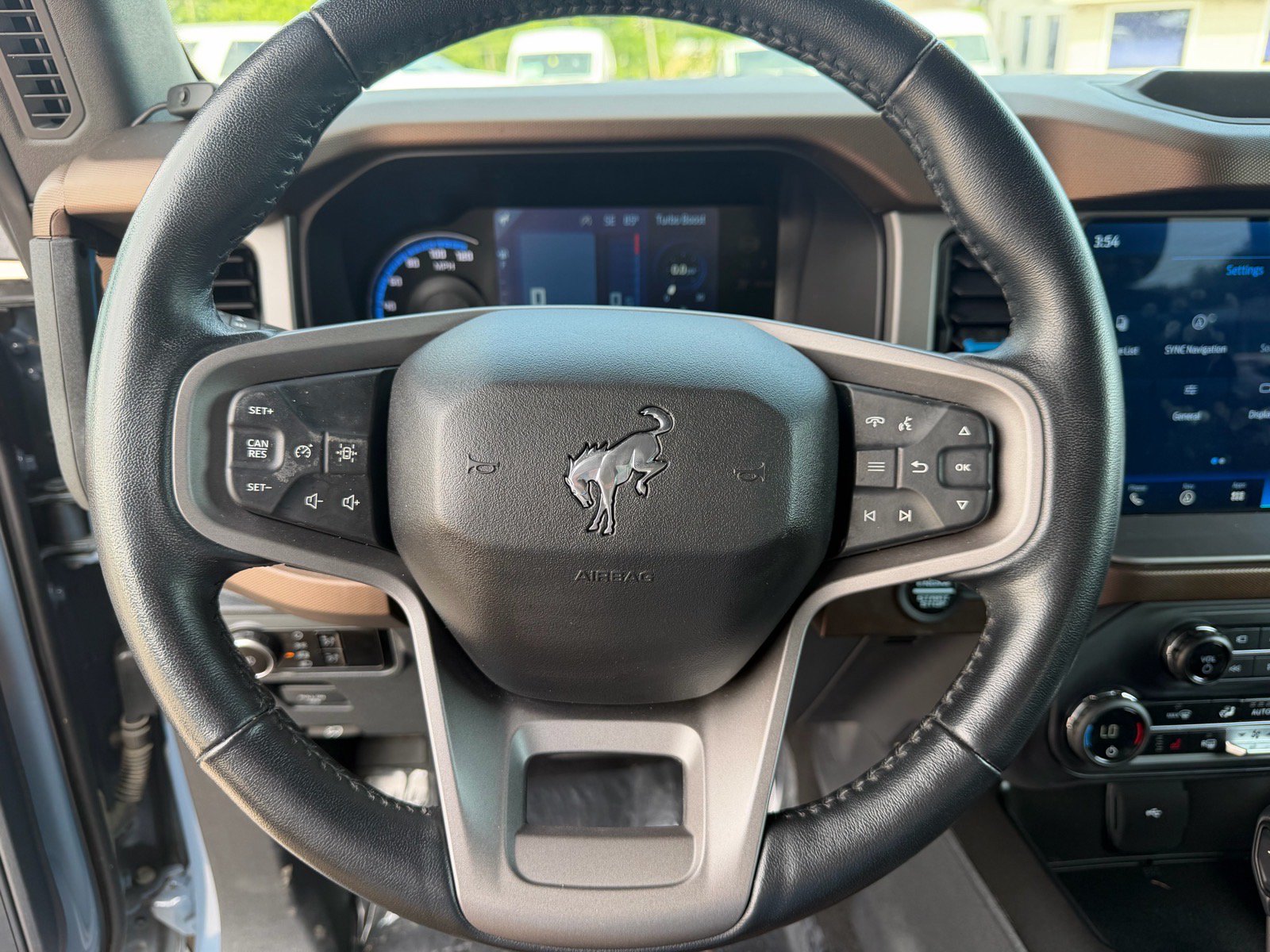 Used 2023 Ford Bronco Outer Banks AWD/4WD image 39