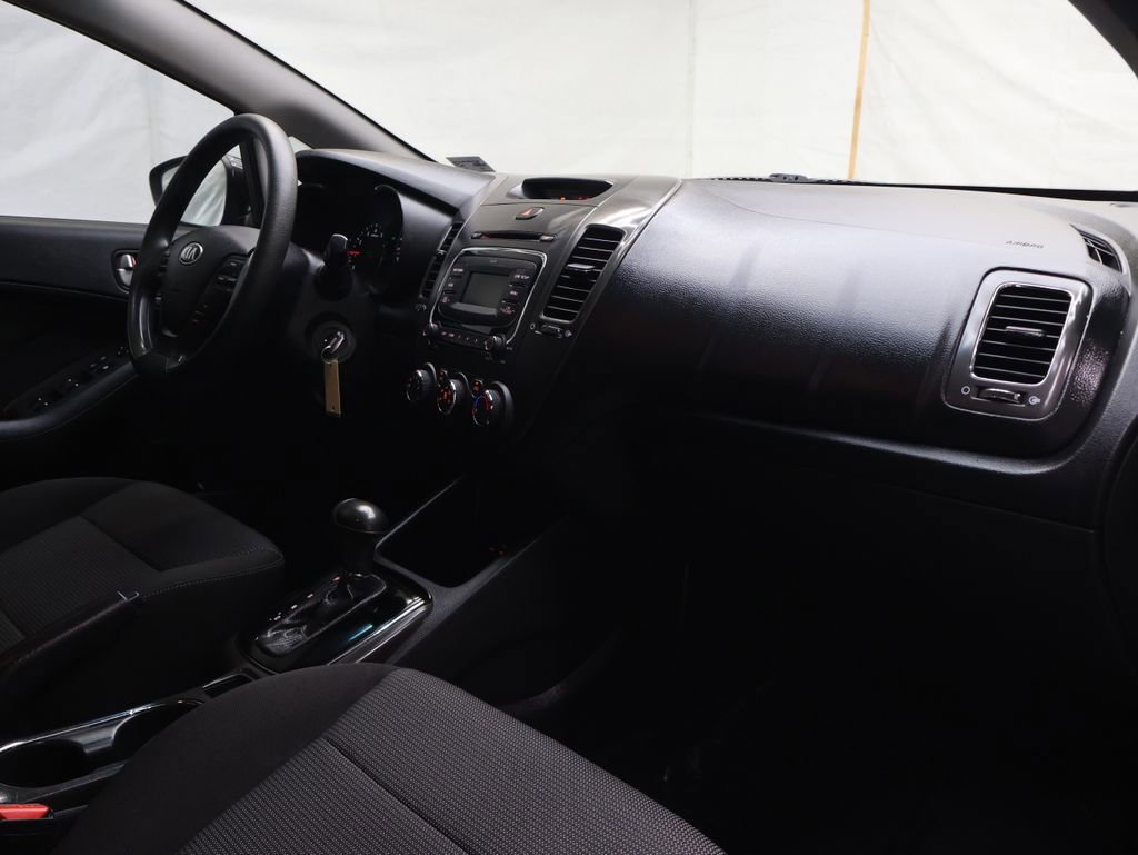 Used 2018 Kia Forte LX image 11