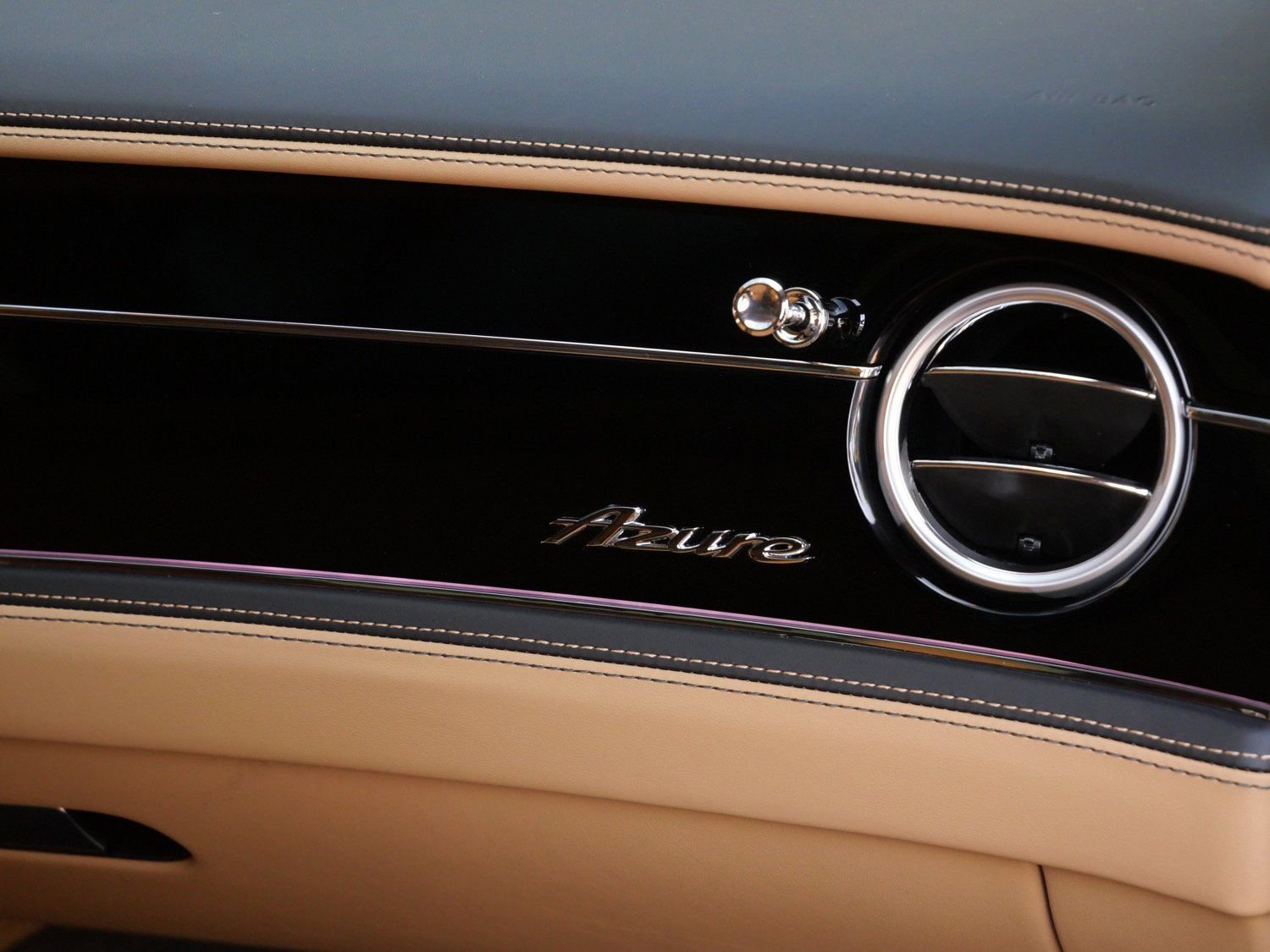 New 2026 Bentley Flying Spur Azure image 25