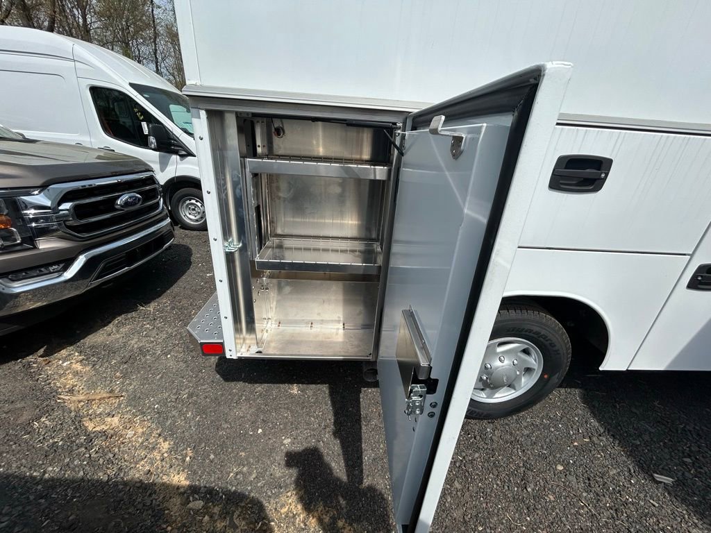New 2026 Ford E-350 and Econoline 350 Super Duty w/ Power Equipment Group RWD image 8