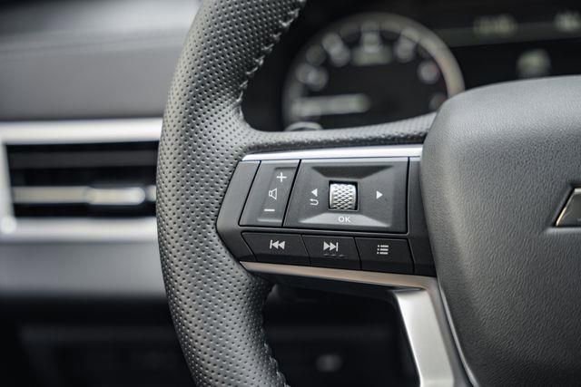 New 2025 Mitsubishi Outlander SE image 30