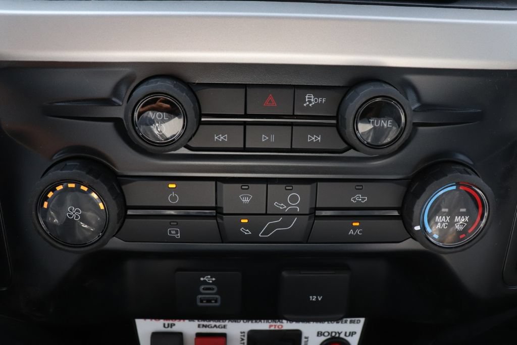 New 2025 Ford F550 4x4 Regular Cab Super Duty image 17